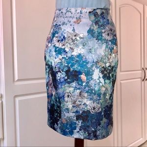 Blue H&M pencil skirt floral, beautiful NWT
